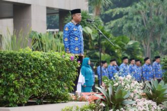 Wali Kota Jakarta Selatan, Munjirin, saat menjadi Inspektur Upacara (Irup) Peringatan Hari Ibu ke-96, di Halaman Kantor Walikota Administrasi Jakarta Selatan, pada Senin (23/12/2024). Foto: Ist