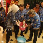 Wali Kota Jakarta Selatan, Munjirin memimpin sidak pangan di Swalayan Hero Terogong, Cilandak. Sidak dilakukan bersama Balai Besar Pengawasan Obat dan Makanan (BBPOM) DKI Jakarta guna memastikan jaminan mutu pangan bebas kandungan zat berbahaya jelang Natal dan tahun baru, pada Kamis (19/12/2024). Foto: Ist