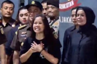 Terpidana mati kasus penyelundupan narkoba jenis sabu, Mary Jane Veloso ucapkan terima kasih kepada Presiden RI Prabowo Subianto sebelum diberangkatkan dari Lembaga Pemasyarakatan Perempuan (LPP) Kelas II A Pondok Bambu, Jakarta Timur, ke Bandara Soekarno-Hatta (Soetta), Tangerang, Banten, terbang ke kampung halaman di Filipina, Selasa (17/12/2024). Foto: Ist