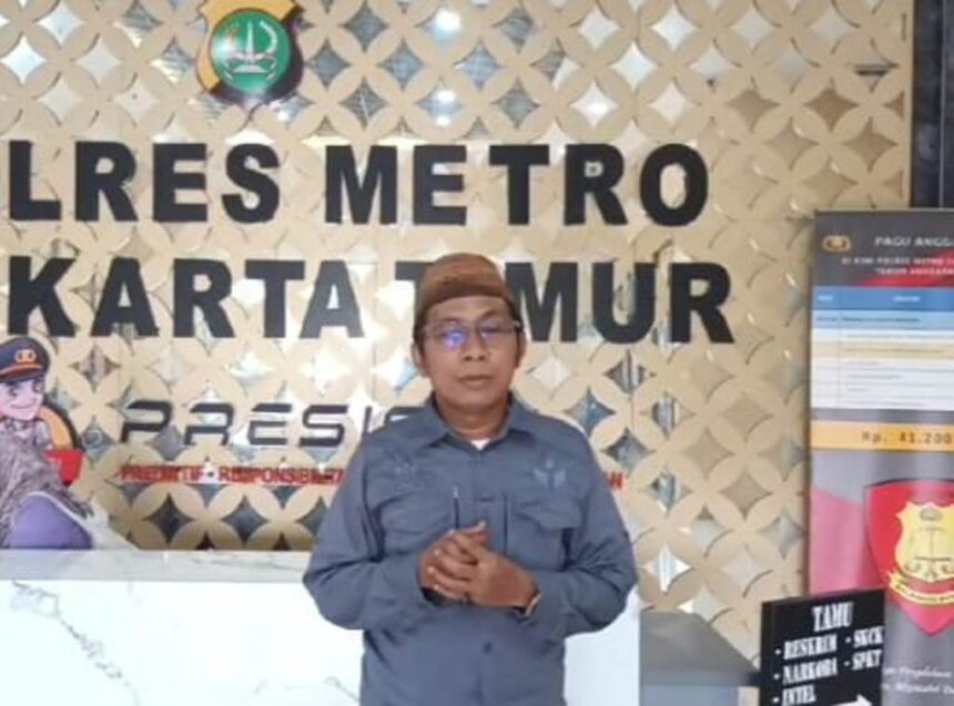 Koordinator Divisi Penanganan Pelanggaran dan Data Informasi Bawaslu Jakarta Timur, Ahmad Syarifudin Fajar di Mapolres Metro Jakarta Timur, Selasa (3/12/2024). Foto: Ist