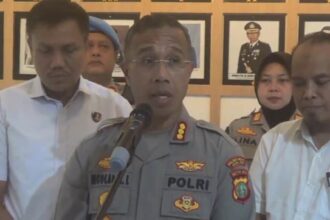 Kapolres Metro Jakarta Timur, Kombes Pol Nicolas Ary Lilipaly didampingi Kasat Reskrim dan jajaran saat memberikan keterangan kepada para awak media di Mapolres. Foto: Dok/ipol.id