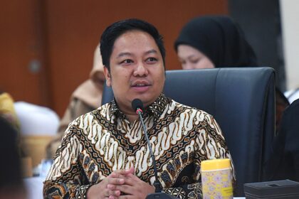 Anggota Komisi III DPR RI Muhammad Rofiqi dalam rapat kerja bersama jajaran Polda dan BNNP Jawa Barat baru-baru ini. Foto : Andri / dpr.go.id