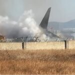 Kecelakaan pesawat di Bandara Internasional Muan, Korea Selatan, Minggu (29/12/2024). Foto: SBS