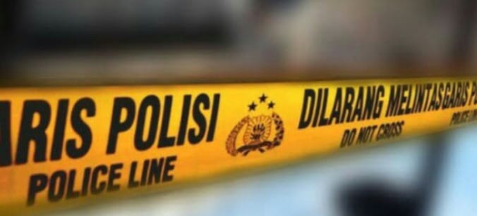 Dilarang melintasi garis police line yang terpasang di tempat kejadian perkara (TKP). Foto: Dok/ipol.id