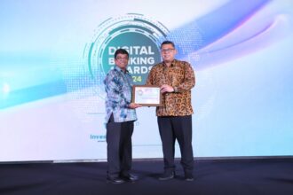 bjb meraih penghargaan bergengsi Digital Banking Awards 2024 yang diselenggarakan oleh Investortrust. Foto: Dok bjb