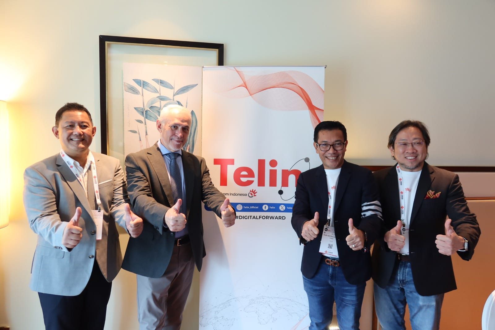 Direktur Wholesale & International Service Bogi Witjaksono (Paling Kiri), Direktur Eksekutif Citra Connect & NDP Marco Bardelli (Kedua dari Kiri), CEO Telin Budi Satria Dharma Purba (Kedua dari Kanan), Chief of Product Telin Azmal Yahya (Paling Kanan). Foto: Telkom Indonesia