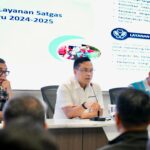 Direktur Utama Pertamina, Simon Aloysius Mantiri (tengah) saat konferensi pers di Kementerian BUMN, Jakarta, Senin (9/12/2024). Foto: Dok Pertamina