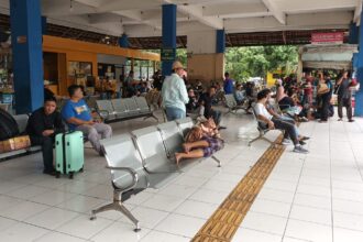 Suasana Terminal Kampung Rambutan, Ciracas, Jakarta Timur, belum terlihat ada lonjakan penumpang menjelang Natal dan tahun baru (Nataru), pada Rabu (11/12/2024). Foto: Ist