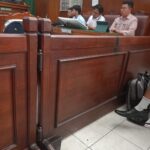 Kuasa hukum para nasabah dari ISNP Law Firm Irwan Syahrial, SH. Saat sidang di PN Jaksel