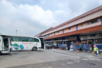 Terminal Kampung Rambutan, Ciracas, Jakarta Timur, mulai bersiap mengantisipasi bakal ada lonjakan penumpang pada momen libur Hari Raya Natal 2024 dan tahun baru 2025 (Nataru). Foto: Dok/ipol.id