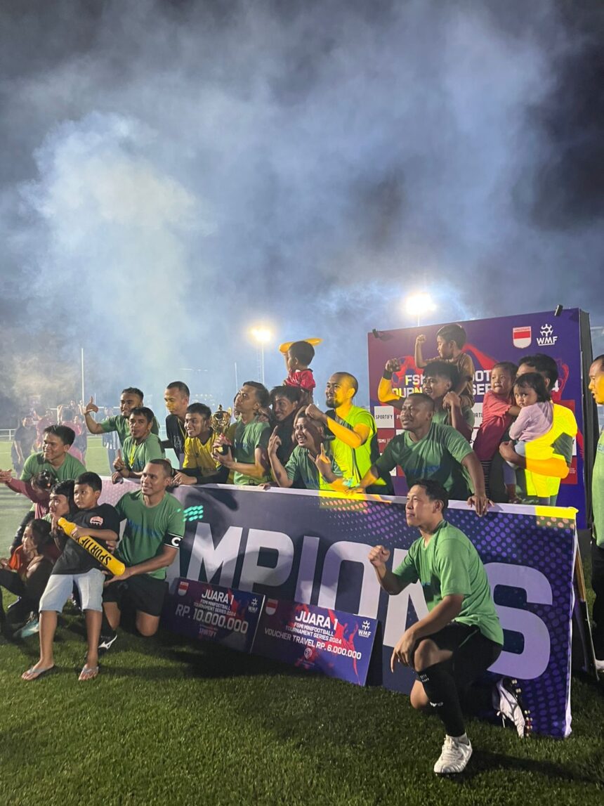 Tim Minifootball Pelindo FC berhasil menjadi juara FSMI MINIFOOTBALL TOURNAMENT SERIES 2024 kategori umum setelah mengalahkan Tim Bank DKI dengan skor 5-2.