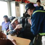 Dalam rangka memperingati Hari Ibu, PT ASDP Indonesia Ferry (Persero) menggelar aktivitas spesial untuk para penumpang perempuan, khususnya para ibu, yang menaiki KMP Sebuku, dari Pelabuhan Merak, Minggu (22/12).