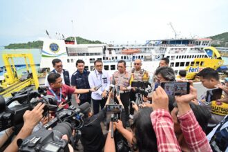 Memasuki H-2 Natal 2024, trafik penumpang dan kendaraan yang menyeberang dari Jawa menuju Sumatera maupun sebaliknya terpantau ramai lancar.