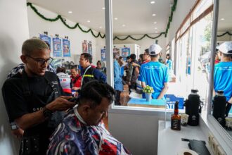 Pertamina Patra Niaga berikan layanan tambahan Serambi MyPertamina dan Pertamina Energi Berbagi di berbagai titik rest area dan lokasi pelabuhan dan bandara sejak 17 Desember hingga 5 Januari 2025. Foto: Dok Pertamina