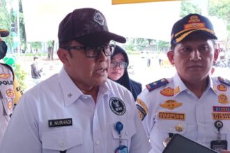 Kepala Badan Narkotika Nasional Provinsi (BNNP) Jakarta, Brigjen Nurhadi Yuwono dan jajaran Dinas Perhubungan Jakarta dalam memberikan keterangan soal keamanan selama libur Natal dan tahun baru 2025 kepada awak media di Jakarta, Kamis (26/12/2024). Foto: Ist