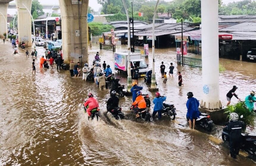 Ilustrasi Banjir di Jakarta. (Foto: Instagram @jktinfo)