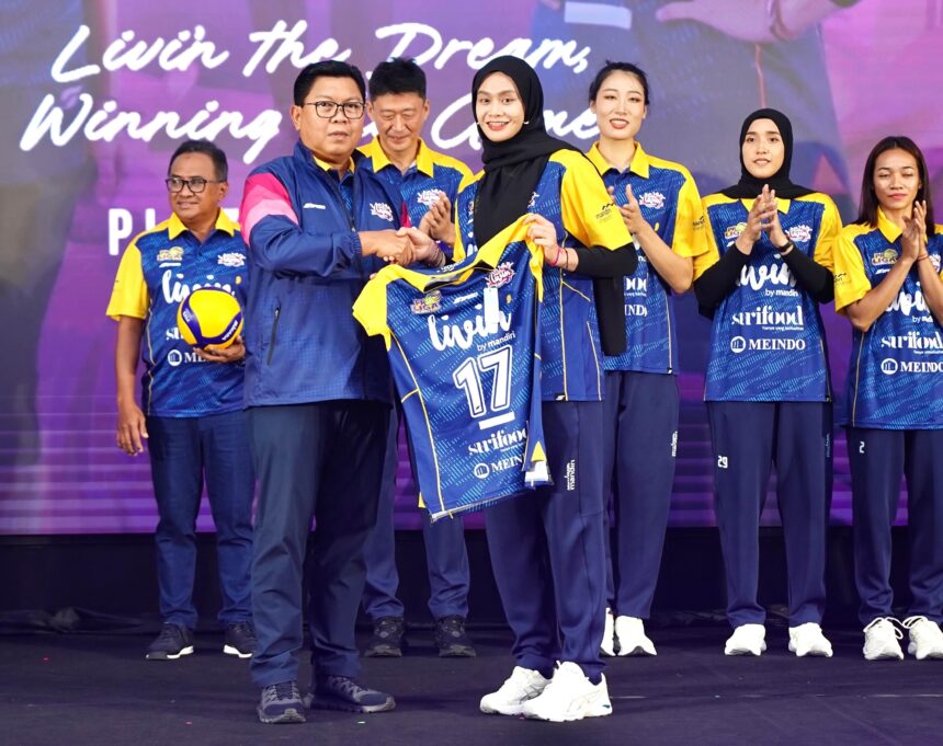 Dirut Bank Mandiri, Darmawan Junaidi dalam seremonial pengumuman Susunan Tim Voli Putri Jakarta Livin’ Mandiri (JLM) di Jakarta, Jumat (27/12/2024). Foto: Dok Bank Mandiri