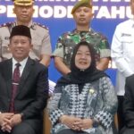 Anggota Fraksi Demokrat DPRD DKI, Neneng Hasanah (kedua dari kanan) saat pelantikan dewan kota Jakarta Utara.(foto sofian/ipol.id)