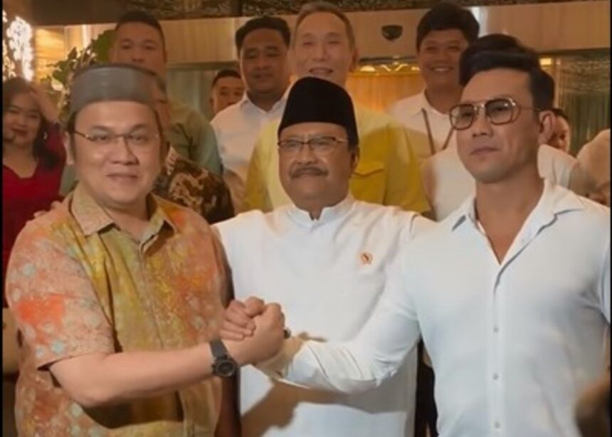 Mensos Saifullah Yusuf mendamaikan Denny Sumargo dan Farhat Abbas terkait donasi untuk pengobatan medis Agus Salim. Foto: Instagram Kemensos