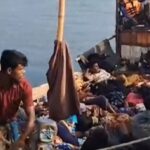 Pengungsi Rohingya, terombang-ambing di atas kapal. Foto: X @RT_India_news