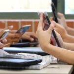 ponsel, handphone di sekolah