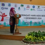 Pelaksana Tugas (Plt) Wali Kota Administrasi Jakarta Timur, Iin Mutmainnah dalam Peringatan Hari AIDS Sedunia 2024 Kota Jakarta Timur, di Ruang Pola, Lantai 2, Blok A, Kantor Walikota, pada Kamis (5/12/2024). Foto: dok humas