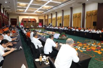 Suasana Rapat Koordinasi yang dihelat di Gedung Negara Grahadi, Kota Surabaya, Jawa Timur, pada Selasa (17/12/2024). Foto: Ist