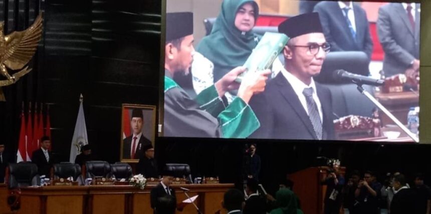 Proses pengambilan sumpah jabatan anggota fraksi PAN DPRD DKI.(Foto Sofian/ipol.id)