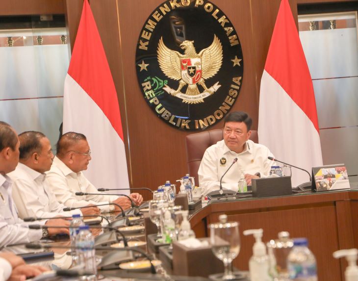 Menko Polkam Budi Gunawan dalam rapat koordinasi dengan jajaran Kemenko Polkam, Selasa (31/12/2024). Foto: Humas Kemenko Polkam