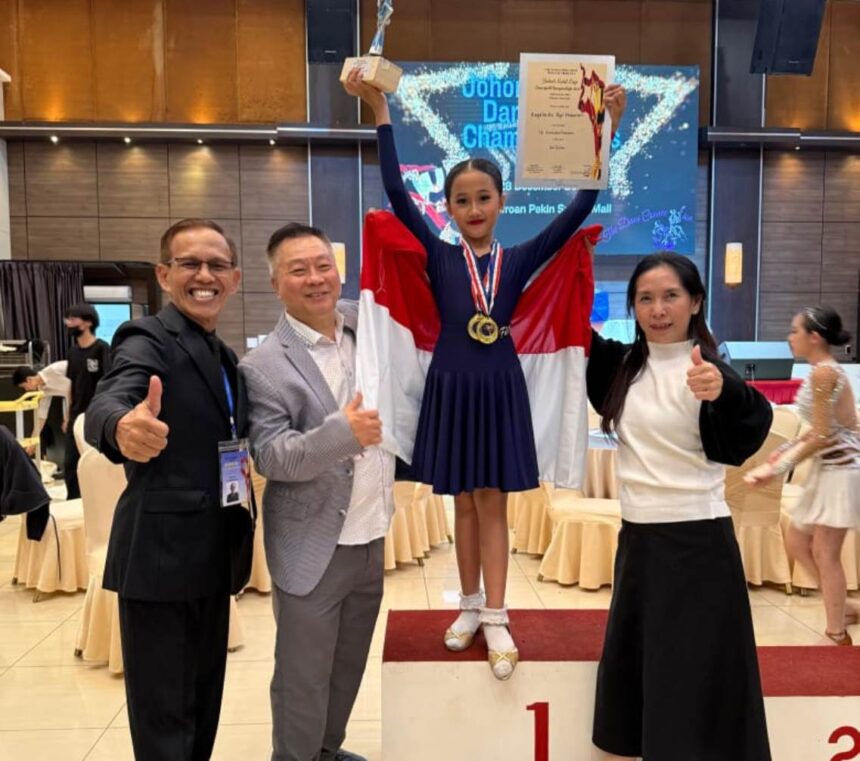 Atlet cilik Indonesia pemecah rekor peraih 16 Medali emas, Angelaida Agil Maharany di kompetisi Johor Gold Cup Dancesport Championship, Johor, Malaysia. Foto: ist