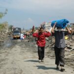 Pengungsi pasca tsunami Aceh Desember 2024. Foto: read once / pexels