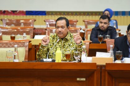 Anggota Komisi III DPR Rikwanto, saat mengikuti RDPU di Gedung Nusantara II, Senayan, Jakarta, Selasa (17/12/2024). Foto: DPR
