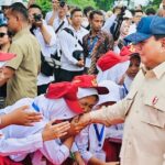 Presiden Prabowo Subianto usai meresmikan proyek ketenagalistrikan di 18 provinsi di Kawasan PLTA Jatigede, Kabupaten Sumedang, Jawa Barat, Senin (20/1/2025). Foto: BPMI Setpres