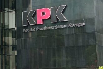 Logo Komisi Pemberantasan Korupsi (KPK) di Gedung Merah Putih. Foto: Yudha Krastawan/ipol.id