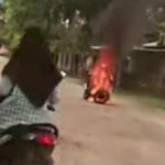 Motor seorang guru di Sumenep dibakar. Foto: Tangkapan layar Inatagram @kangeanesia