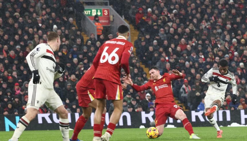 Gol Amad Diallo ke gawang Liverpool. (Premier League)