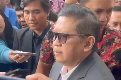 Sekjen PDIP, Hasto Kristiyanto saat memenuhi panggilan pemeriksaan di Gedung Merah Putih KPK, Senin (13/1/2025). Foto: