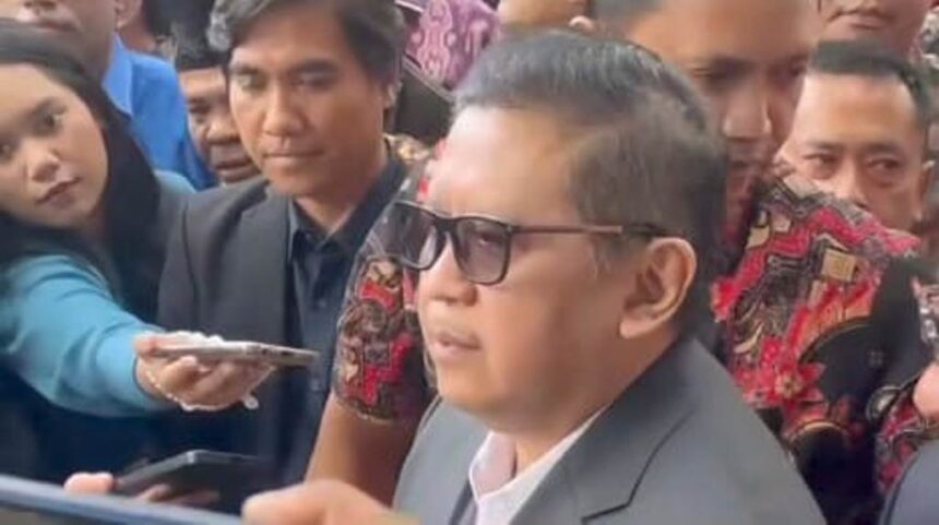 Sekjen PDIP, Hasto Kristiyanto saat memenuhi panggilan pemeriksaan di Gedung Merah Putih KPK, Senin (13/1/2025). Foto: