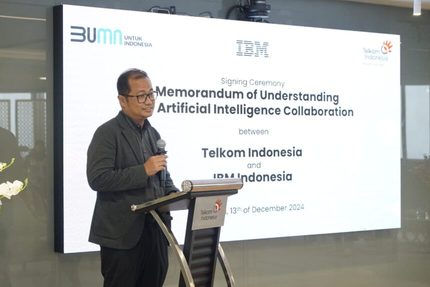 Direktur Strategic Portfolio Telkom Budi Setyawan Wijaya saat memberikan sambutan pada acara penandatangan Memorandum of Understanding (MoU) antara PT Telkom Indonesia (Persero) Tbk (Telkom) dan PT IBM Indonesia (IBM) di Telkom Landmark Tower (TLT), beberapa waktu yang lalu. Foto: Telkom Indonesia