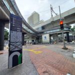 Pengendara motor melintasi kawasan tertib berlalu lintas di traffick light di kawasan CSW, Kebayoran Baru, Jakarta Selatan. Foto: Dok/ipol.id