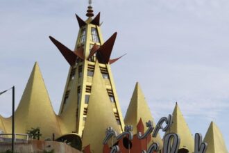 Siger Park, taman yang mencerminkan ragam budaya lokal yang terletak di Bakauheni Harbour City (BHC). Foto: dok humas ASDP