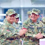 Presiden Prabowo Subianto (kiri) bersama Menteri Koordinator Bidang Politik dan Keamanan Jenderal Polisi (Purn) Budi Gunawan. Foto: Dok Kemenko Polkam