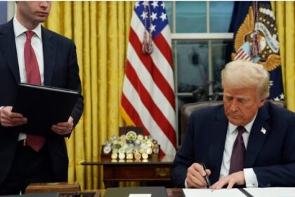 Donald Trump teken Inpres