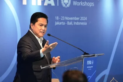 Ketum PSSI Erick Thohir mengaku kesulitan mendapatkan dirtek Timnas Indonesia. Foto: PSSI