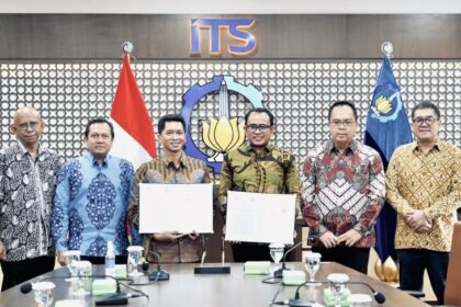 Momen kerja sama antara ASDP dengan ITS Surabaya. Foto: Dok/ASDP