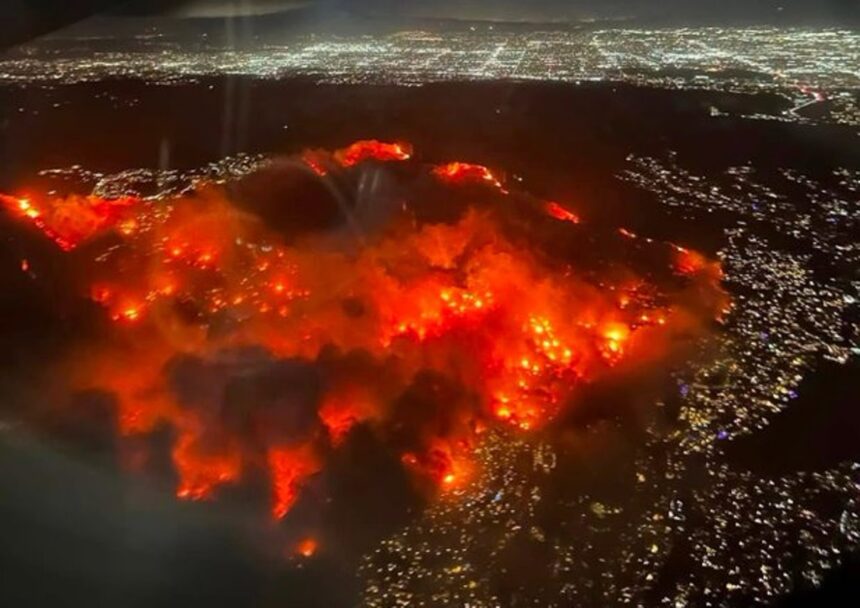 Kebakaran hutan di Los Angeles. Foto: Medsos X