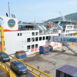 PT ASDP Indonesia Ferry (Persero) mencatat pergerakan sebanyak 1.899.282 penumpang dan 456.174 unit kendaraan melintasi jalur Merak-Bakauheni serta Ketapang-Gilimanuk selama Posko Natal dan Tahun Baru (Nataru) 2024/2025. Periode operasional ini berlangsung sejak 18 Desember 2024 (H-7) hingga 1 Januari 2025 (H+7).