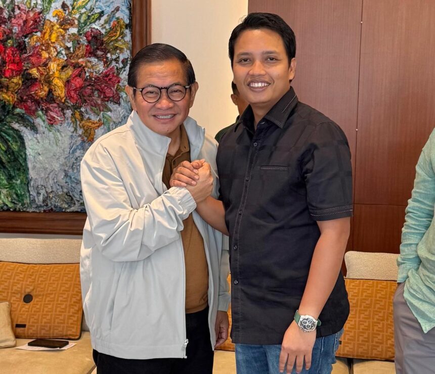 Ketua Fraksi PKB di DPRD DKI Jakarta, M. Fuadi Luthfi (kanan) bersama cagub terpilih Pramono Anung.(Foto istimewa)