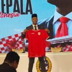 Kluivert resmi diperkenalkan ke publik lewat jumpa pers di Hotel Mulia, Jakarta, Minggu (12/1).