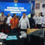 Badan Narkotika Nasional Republik Indonesia (BNN RI) menggelar barang bukti berupa 5.259,34 gram sabu, 50.992,13 gram ganja, 45,45 gram ganja sintetis (tembakau gorila), 63 butir ekstasi, 2.680 butir PCC dan 3.896 gram cathinone dalam gelaran kasus peredaran narkotika di Markas BNN RI, Cawang, Jakarta, Selasa (14/1/2025). Foto: Joesvicar Iqbal/ipol.id